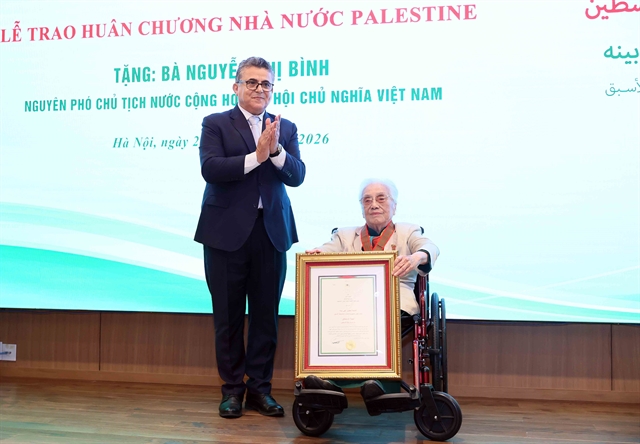 팔레스타인, 하노이(Hà Nội)에서 응우옌 티 빈에 공로훈장 수여